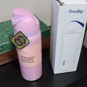 Owala FreeSip 32 oz Glinda/Wicked Pink Insulated Water Bottle with Straw